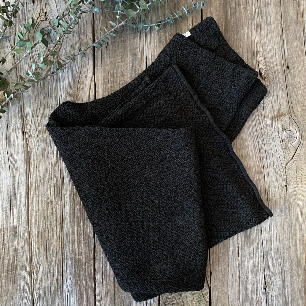 Black knit 🧶 boot cut flare pants 👖